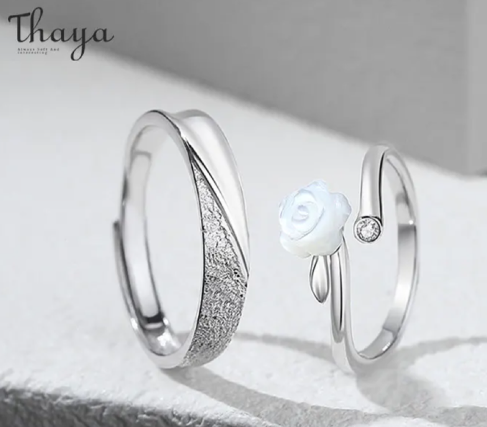 Elegant White Couple Rose Ring f281629d 3fb9 44f7 b09a af3d8d371be9434919 4b763c20
