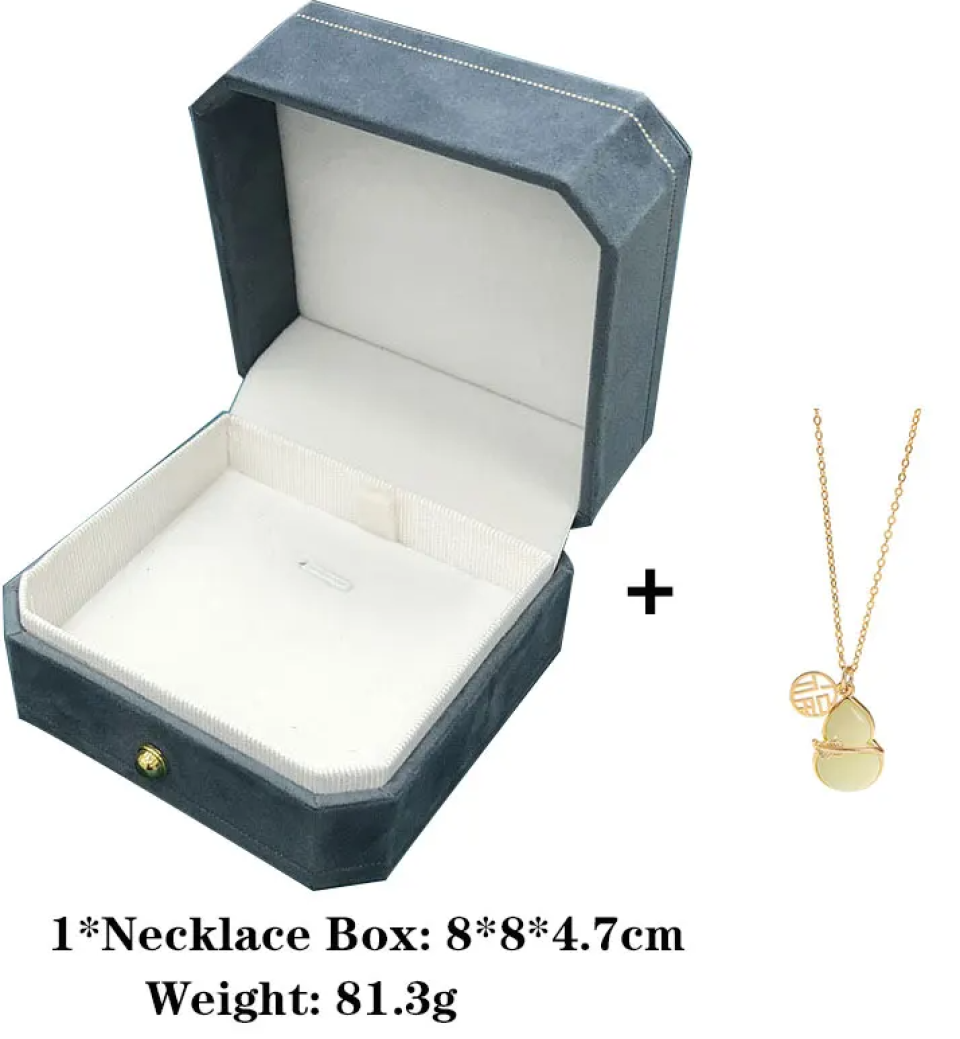 Hotan Jade Silver Necklace 189d62a6 03ad 4e4a a9c6 3278b3a63f82562371 54f06bbf