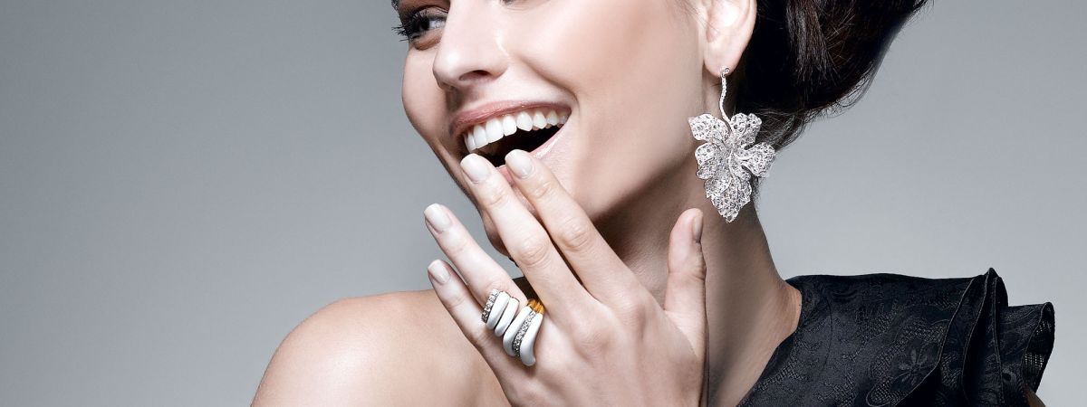 Style Guide: Which Earring To Pair With Your Outfit thayajewels Earring To Pair With Your Outfit 57a52729