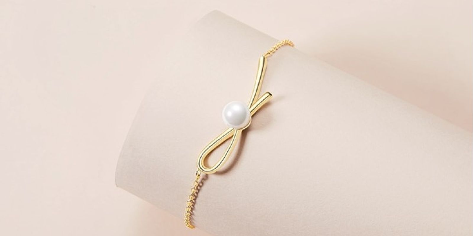 The Art of Accessorizing image4 2 5ab72562