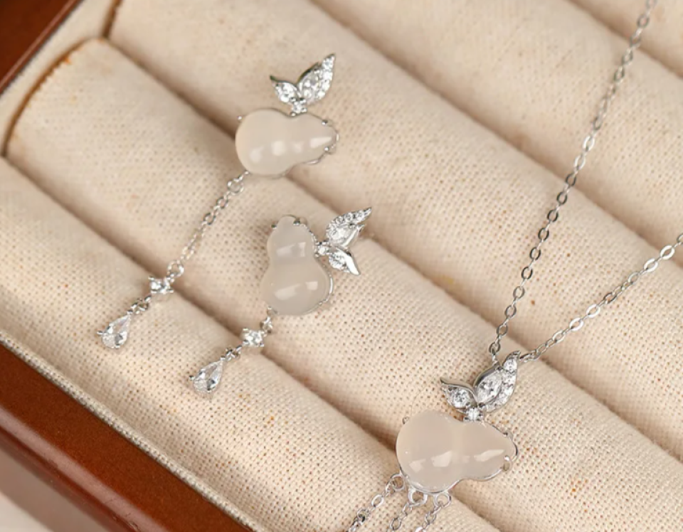 14K Gold Plated Romantic Chalcedony Earrings 82c05b69 7778 4b29 abb8 551fe4afc22f522455 6b8769df