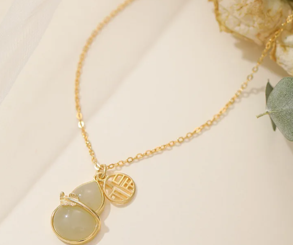 Hotan Jade Silver Necklace fed9ba92 e810 422d ae7e 87bdd0d591b5476437 82483cb1