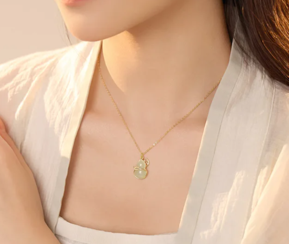 Hotan Jade Silver Necklace 8be50cfa f5f7 4ee2 ae2c ad5c1544f578497137 8ed5c62b