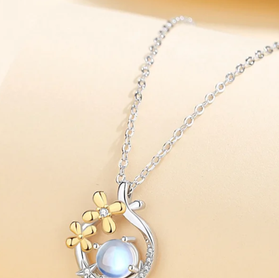Romantic Moonstone Silver Necklace 4 Romantic Moonstone Silver Necklace 1a621954 e726 4406 9f42 856e9af98739310363 9285e597
