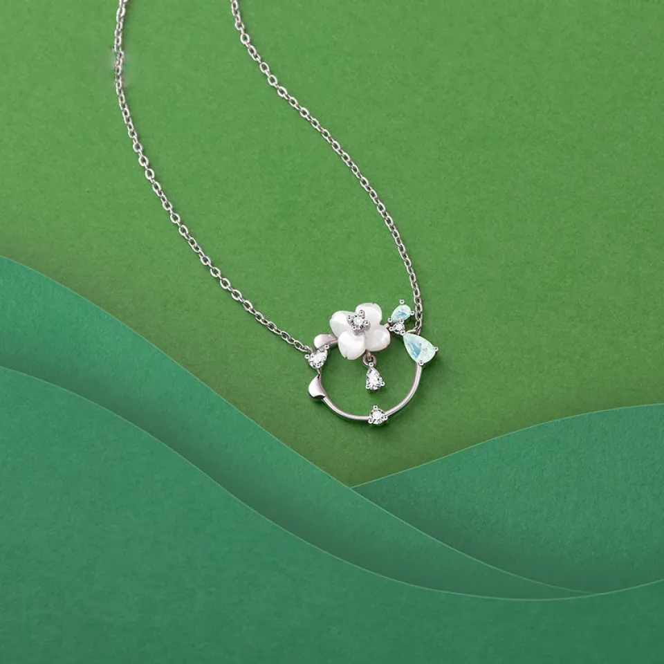 Shell and Crystal Pendant 1 Shell and Crystal Pendant Sd3bb2e6afd8143188d5369bf8c724290t 9b5734a0