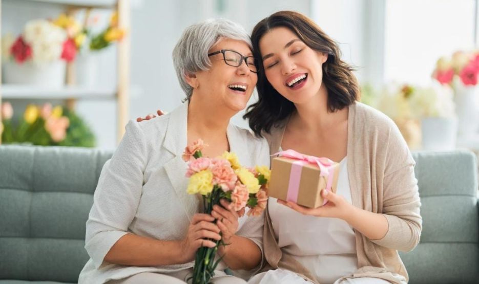 Thaya Jewels Gift Hampers: The Perfect Tokens of Love for Mothers WhatsApp Image 2023 06 06 at 11.57.15 a4536199