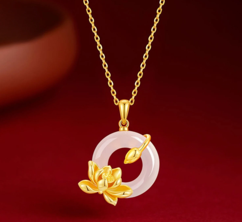 Chalcedony Lotus Pendant Necklace 2da1712f 335b 4736 ad09 b828c2c2fea8972573 b7742b30