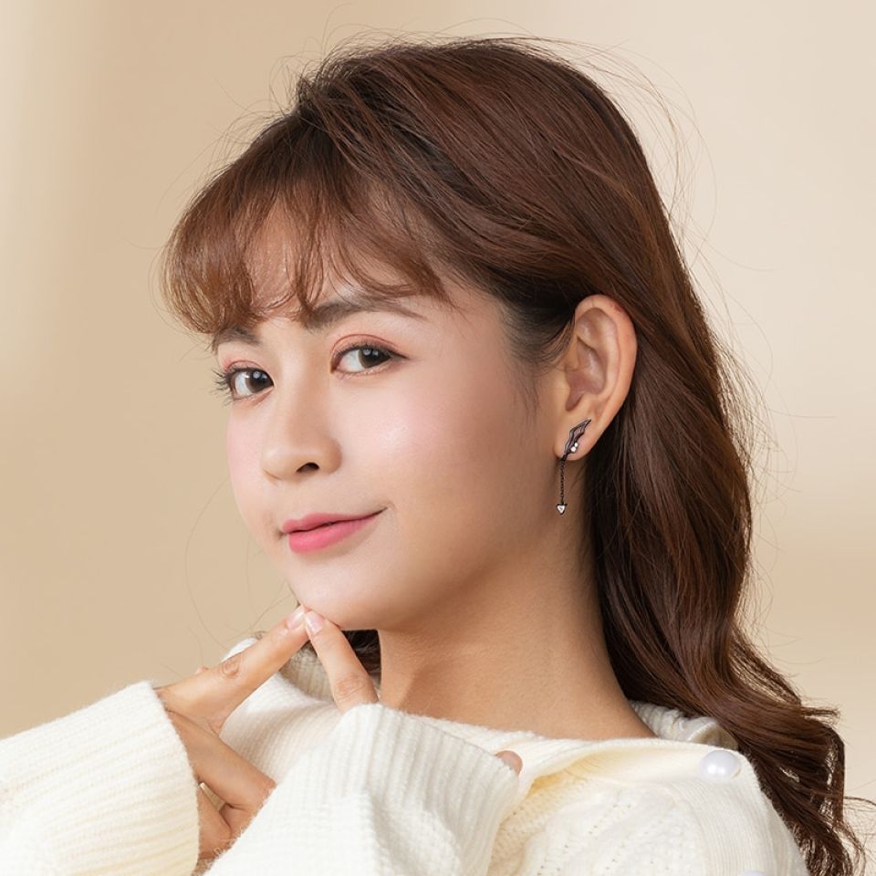 Black Wings Clip-On Earrings H40200be90c604d578d46a44d3a9140761 c818b2f1