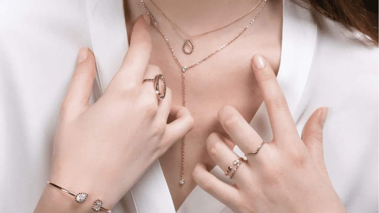 Ultimate Guide to Chain Pendants - A Number Of Tips To Save Your Day! minimalist jewellery singapore 900x643 1 dbe210f4