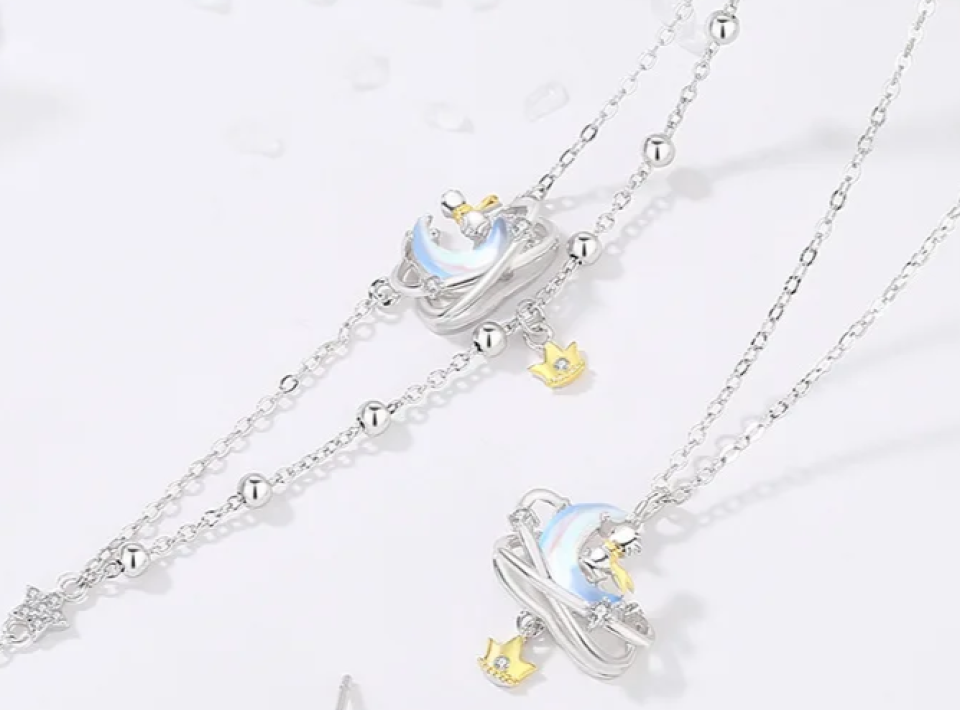 Silver Fox and Prince Necklace 95249184 bd36 4191 a865 f87b92eb8e58662016 e277a970