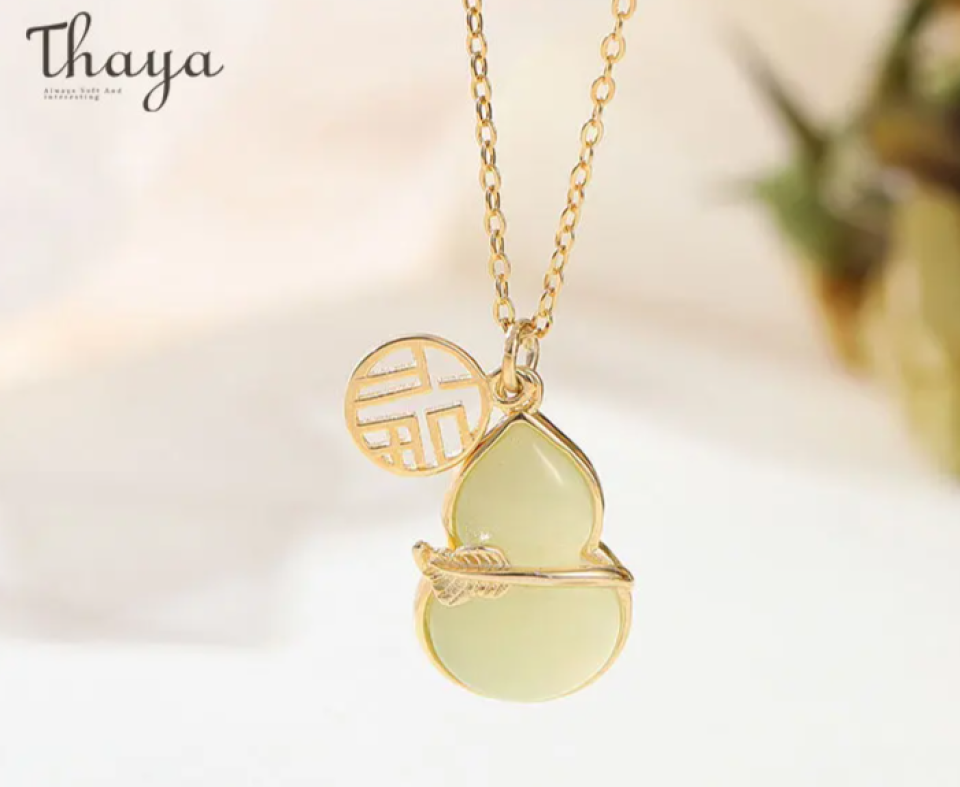 Hotan Jade Silver Necklace 15f8df85 0492 4dd3 9ab4 b0f8a316ee89462486 e5a276f4