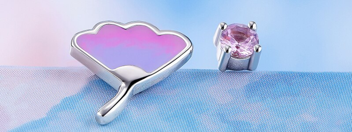 Get Your Hands On Our Trendy, Stylish Yet Comfortable Stud Earrings 1 Get Your Hands On Our Trendy, Stylish Yet Comfortable Stud Earrings image1 2 e556d409