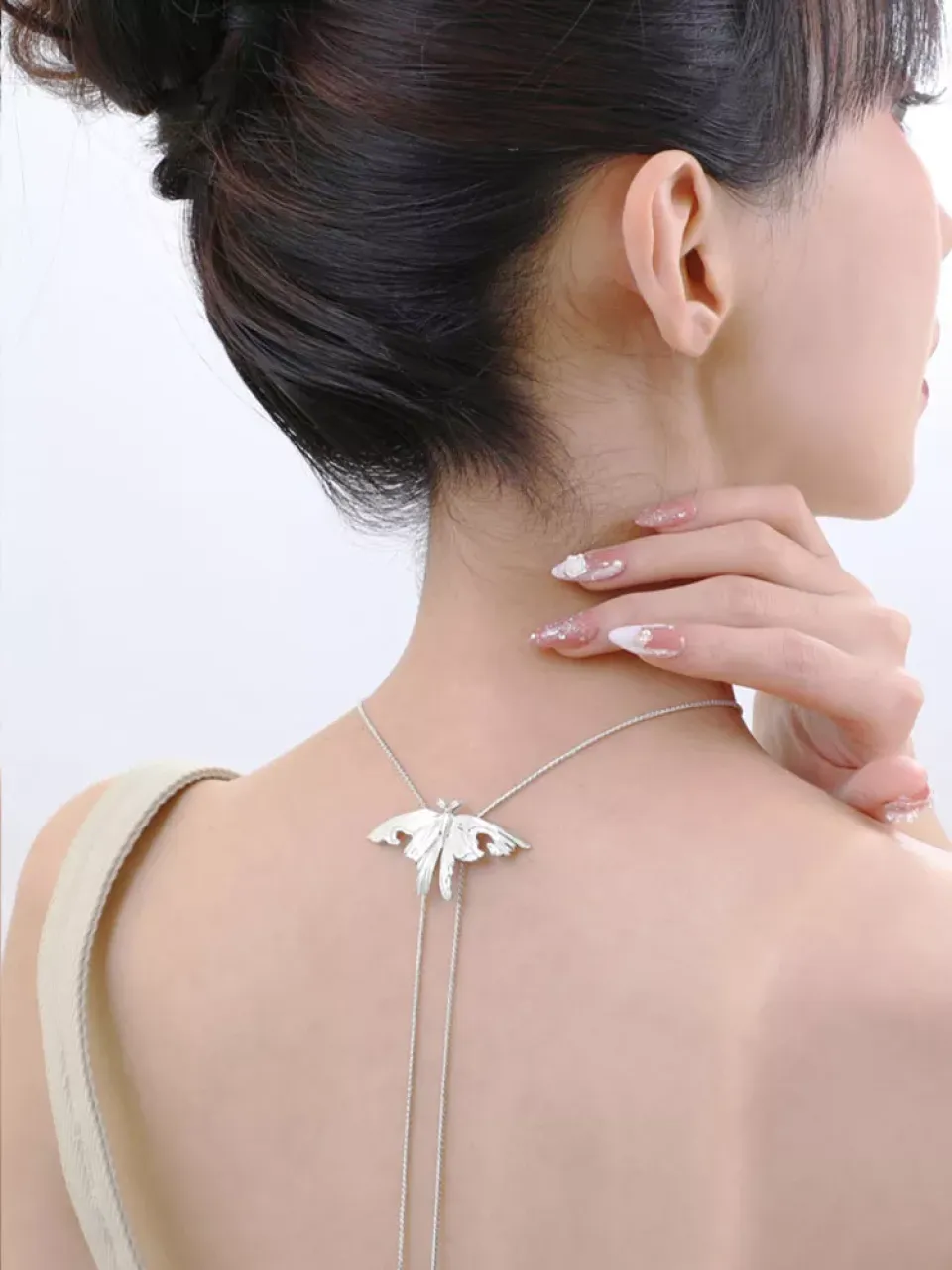 White Crystal Colar Moth Choker S5b2e376bab7e4d0d8aa88d6a3405ba936 ec331351