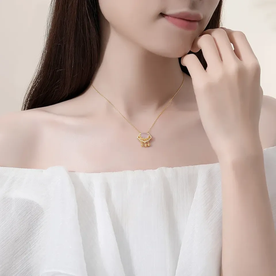 White Chalcedony Pendant Necklace S5e0a012e42834767ae407931daf4e6a1r f27dc43d