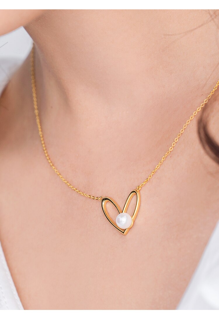 Heart Shaped Pearl Necklace