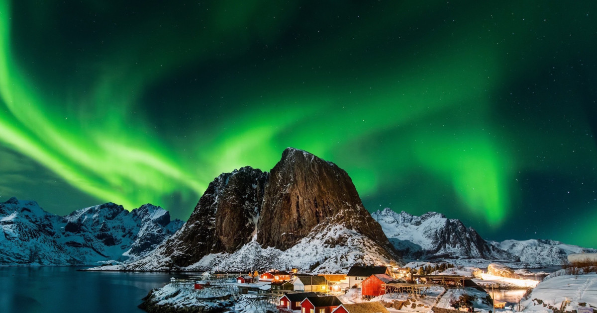 Aurora Borealis “The Northern Lights” – A Deep Look thayajewels northern light2
