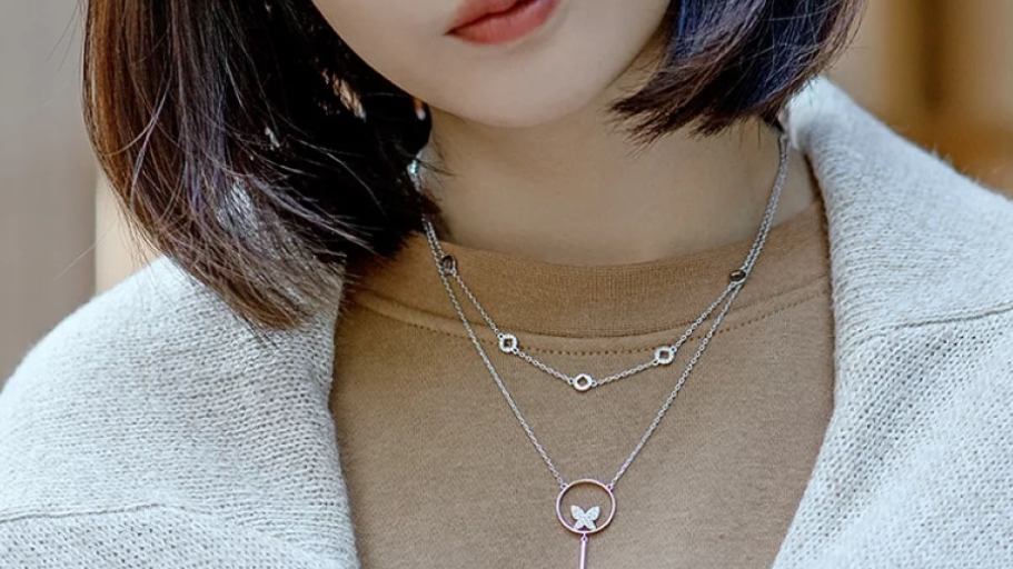 Thaya Hollow pendant eternal piece necklace

