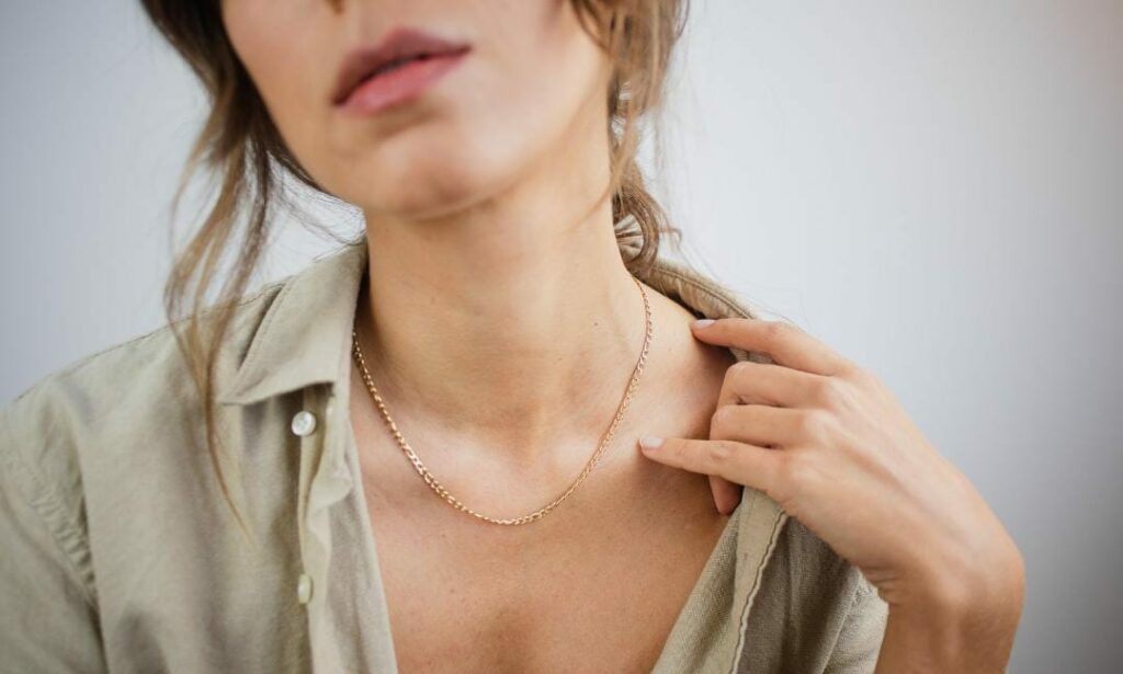 The Power of Simplicity: Why Choose Minimalist Jewelry